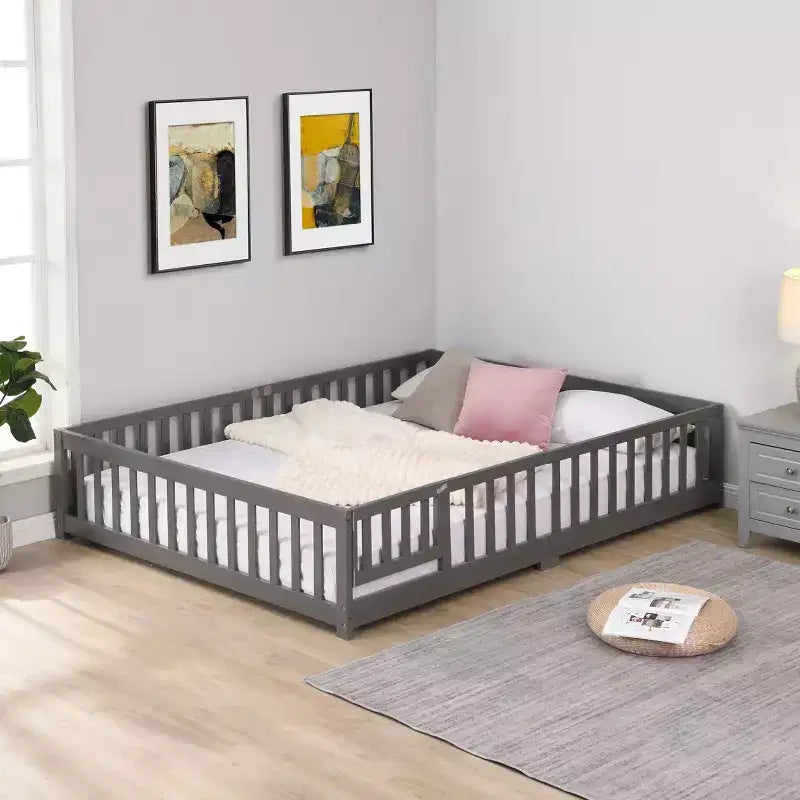 Lit au sol pleine grandeur pour tout-petits avec porte pour enfants, lit Montessori maison moderne avec clôture